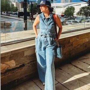 Universal threads denim jumpsuit NWT size 4